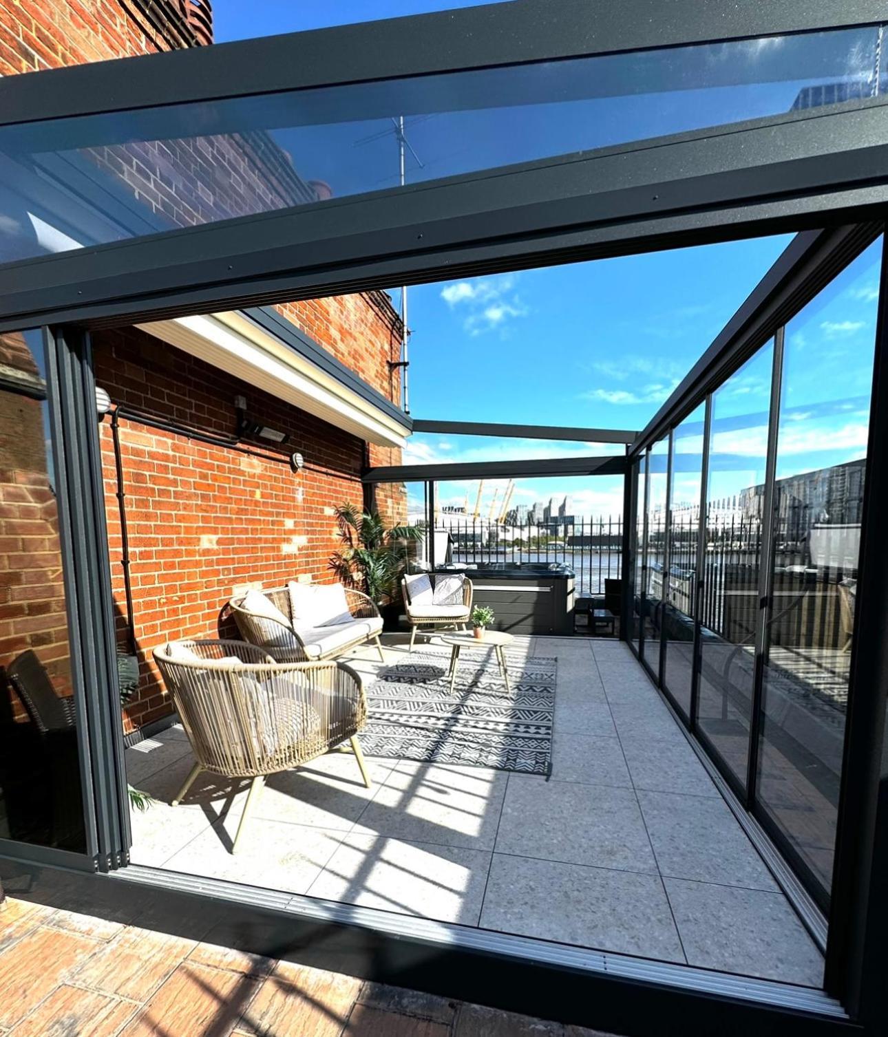 3 X Bedroom Riverside Flat With Hot Tub On Roof Terrace London Kültér fotó